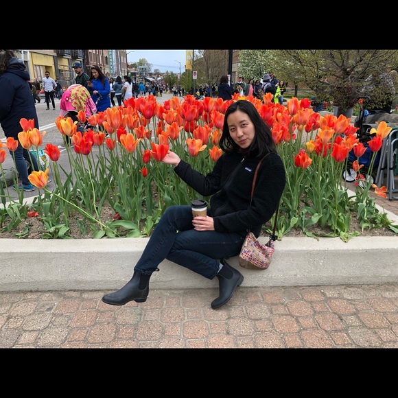 Meet your Posher, Sandy - Picture 3 of 3